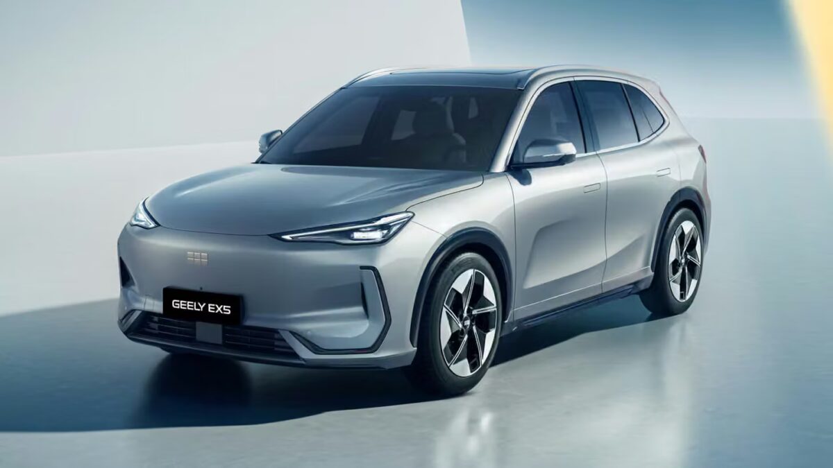 Geely EX5 подорожал в России на 180—270 тысяч рублей