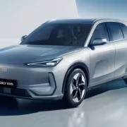 Geely EX5 подорожал в России на 180—270 тысяч рублей