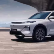 Geely опередила Mazda и Honda: 5155 регистраций за месяц