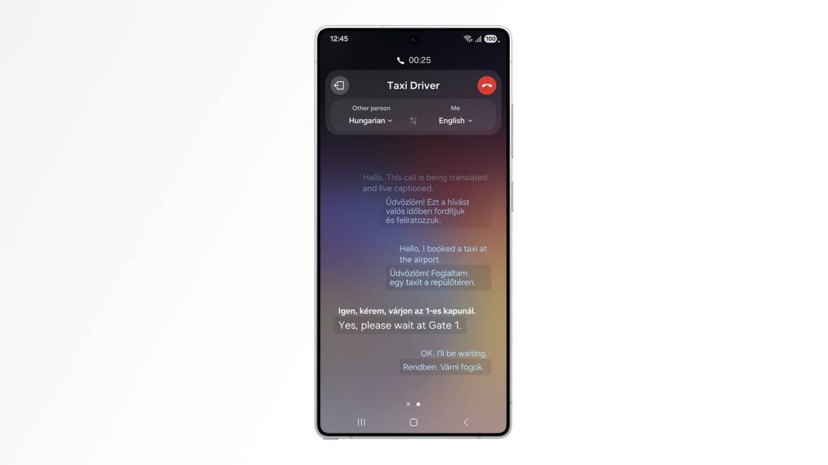 Экран смартфона с переводом и разговором Bixby