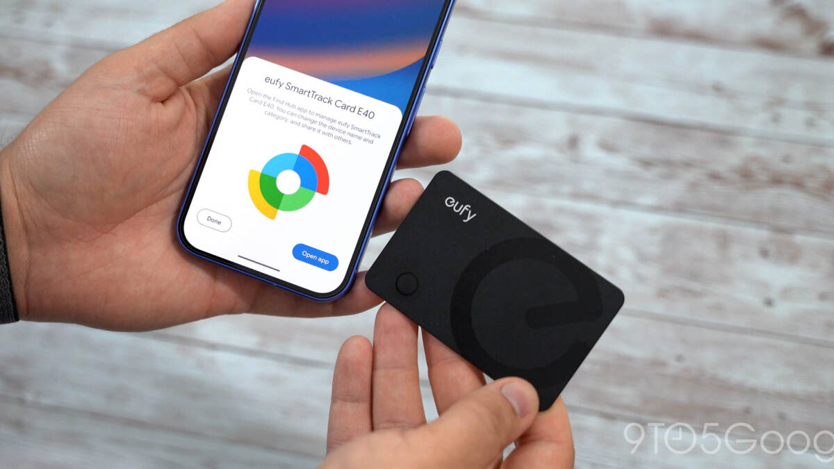использование смартфона с приложением eufy SmartTrack Card E40
