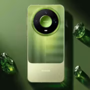 Зеленый смартфон Huawei Mate 90 с круглой камерой