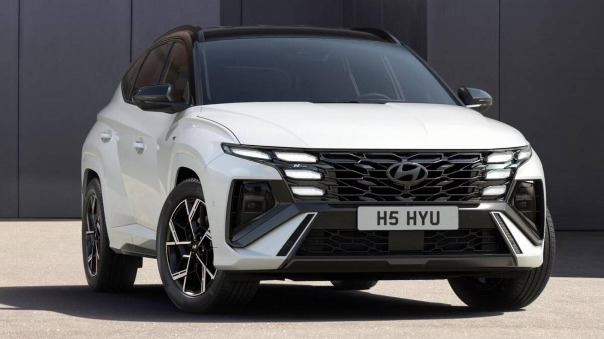 новый Hyundai Tucson, передняя часть, черная решетка радиатора