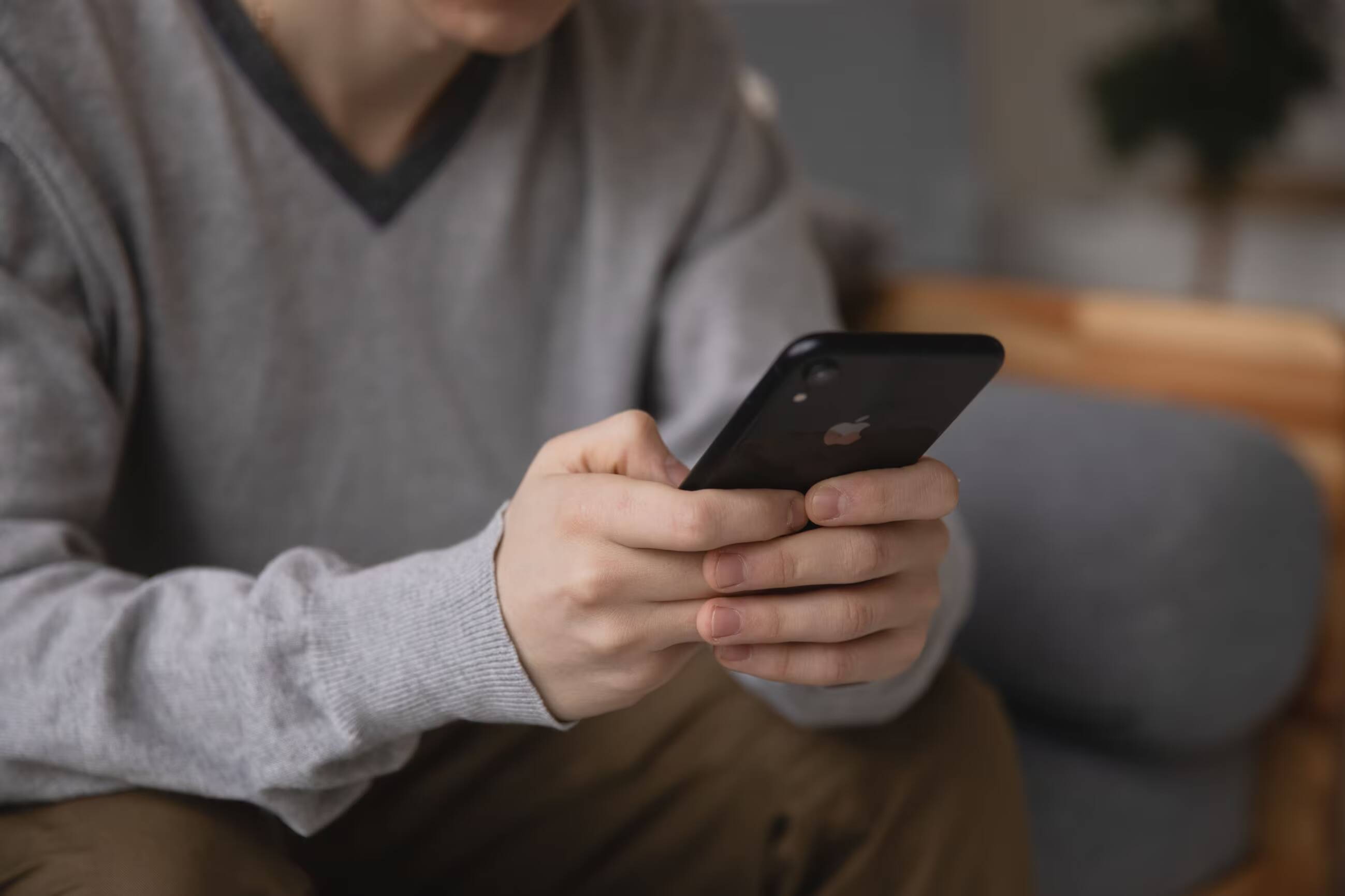 iOS 27.2 позволяет подтвердить возраст с помощью селфи вместо паспорта