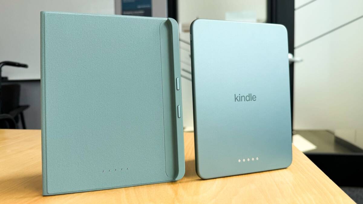 Электронная книга Kindle Scribe с чехлом светло-зеленого цвета