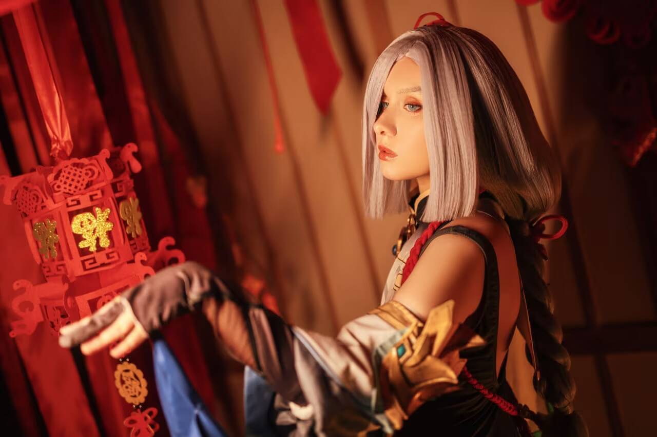 Косплей Shenhe от Aava Hime: холодная эстетика Genshin Impact 1 Косплей Shenhe от Aava Hime Genshin Impact в холодных тонах