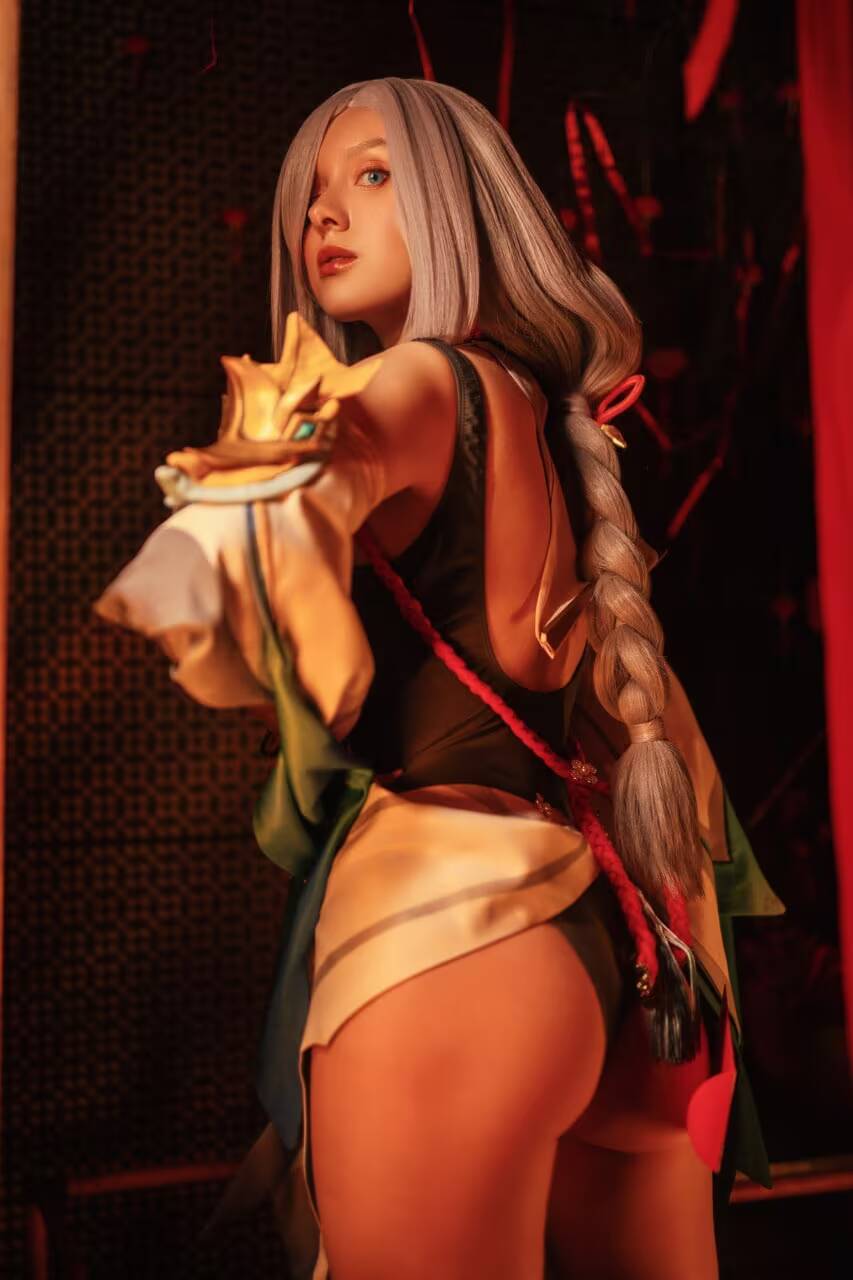 Косплей Shenhe от Aava Hime: холодная эстетика Genshin Impact 10 Косплей Shenhe от Aava Hime: холодная эстетика Genshin Impact