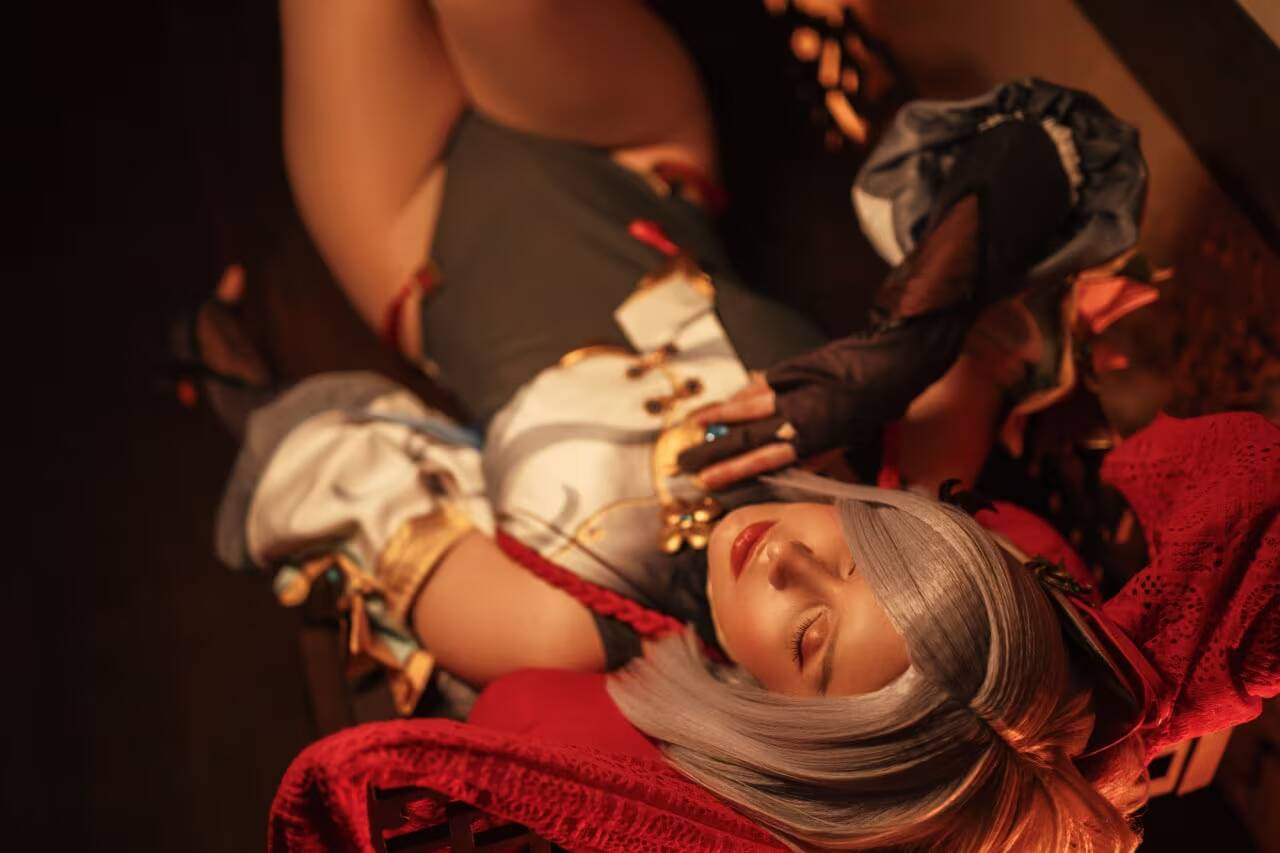 Косплей Shenhe от Aava Hime: холодная эстетика Genshin Impact 5 Косплей Shenhe от Aava Hime: холодная эстетика Genshin Impact