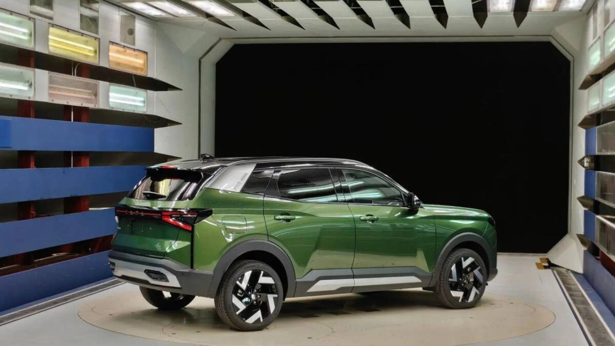 Lada Azimut может стоить около 2 млн рублей, продажи начнутся через месяц