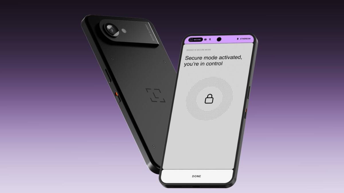 Смартфон Ledger Atom в черном корпусе с камерой