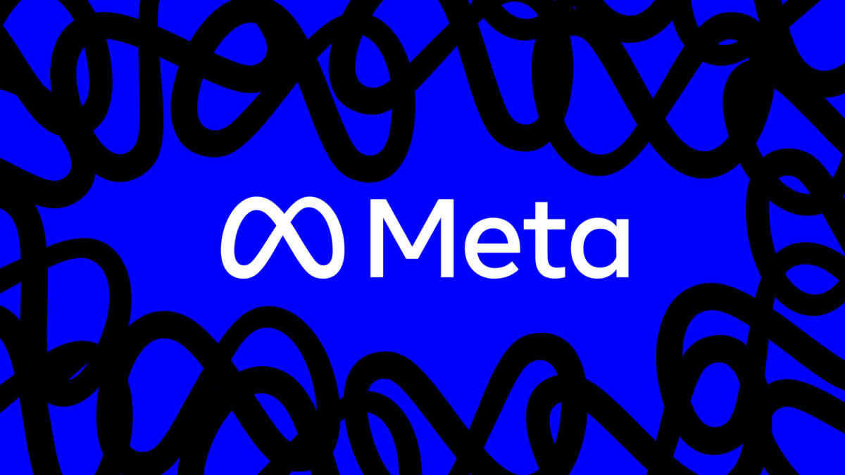 Логотип Meta и фрактальный синий фон