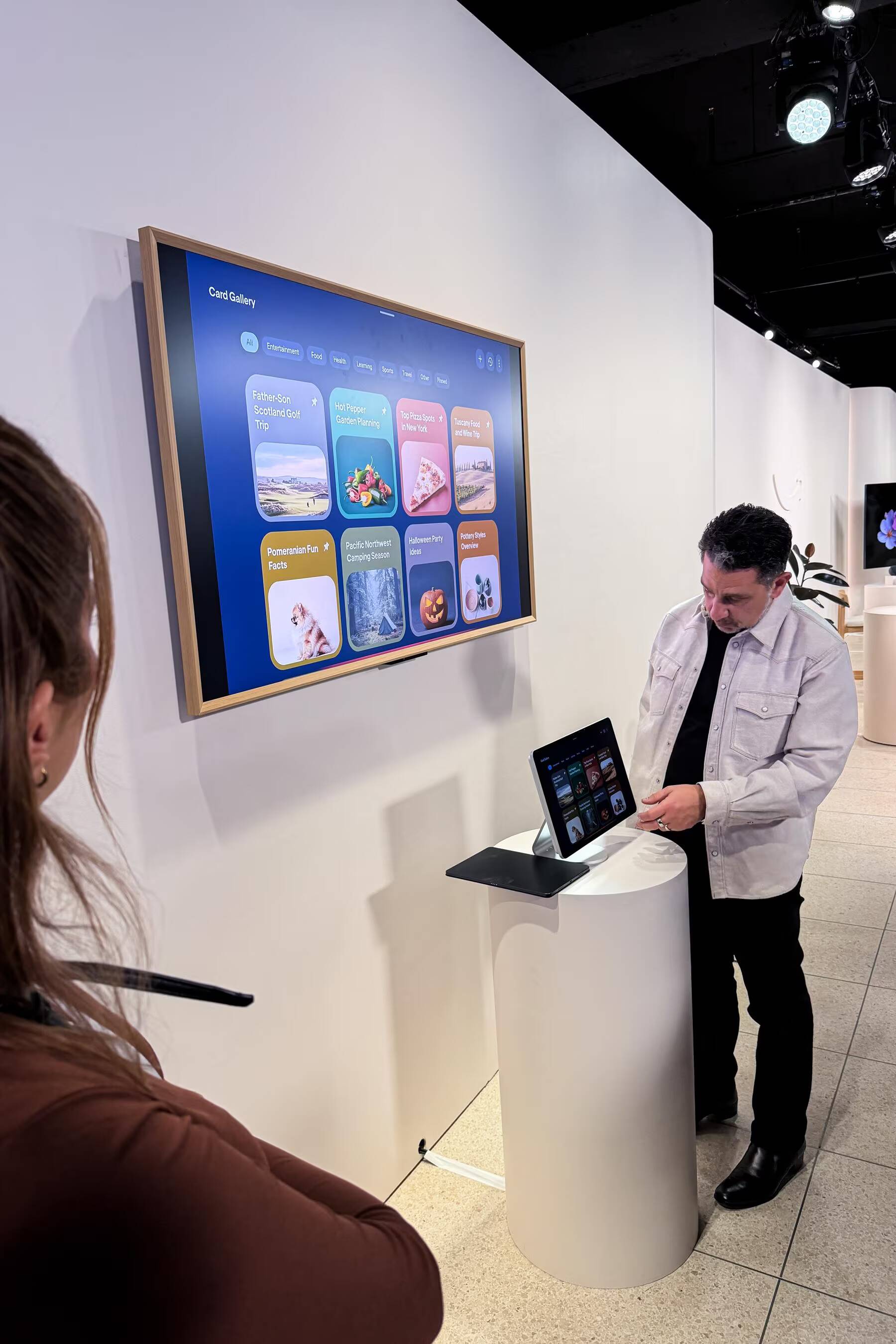 Настраиваемые экраны сделали Echo Show 16 семейным центром Alexa 6 Демонстрация карточек Alexa
