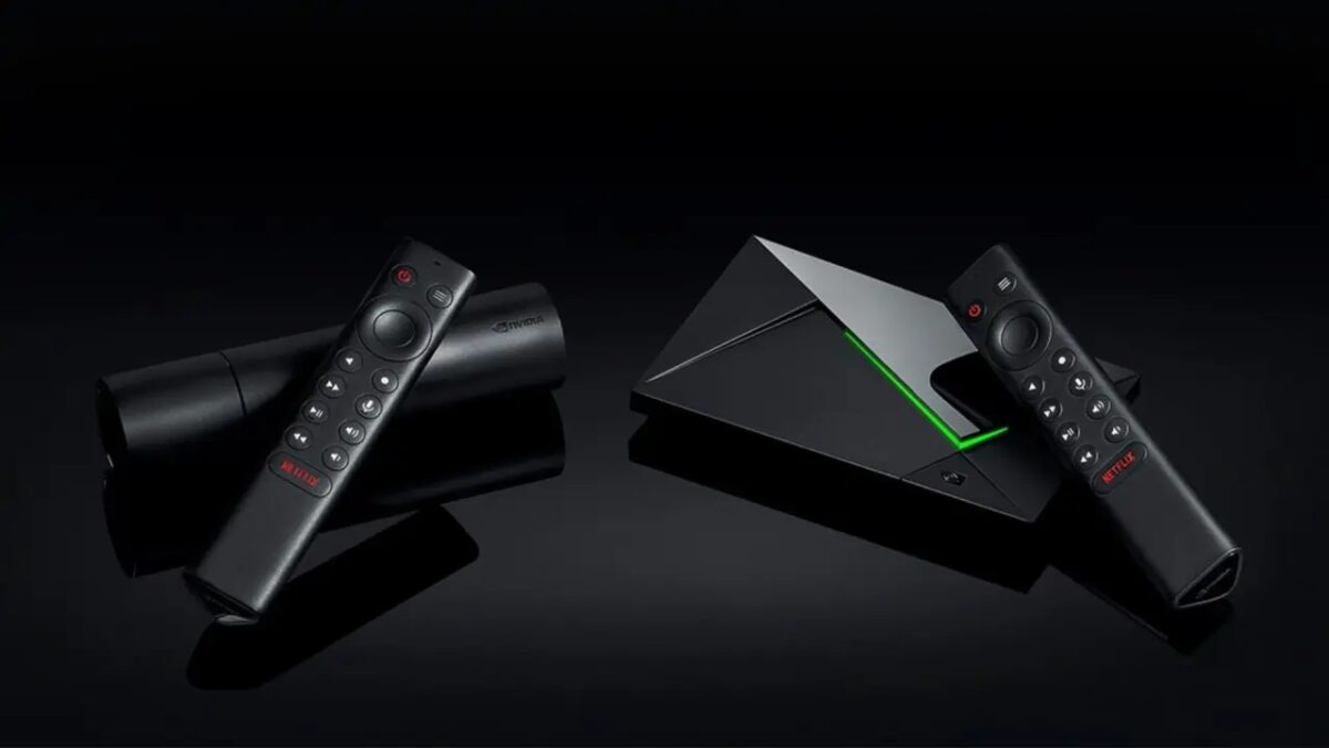 Пульты дистанционного управления и медиаплеер Nvidia Shield TV Pro