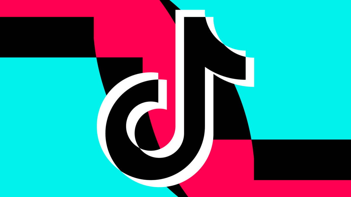 Логотип TikTok на ярком фоне