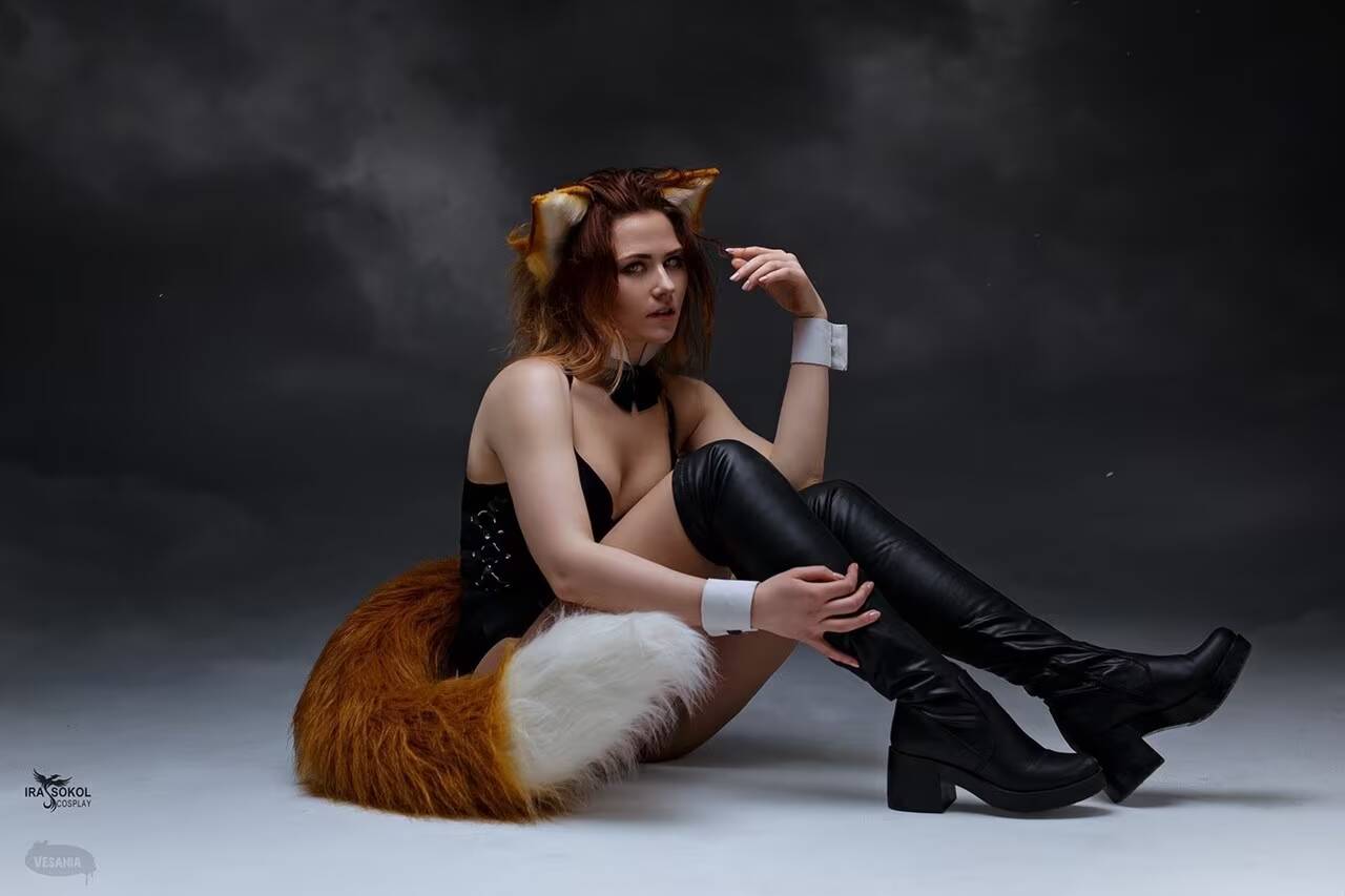 Косплей огненной лисицы Fire Foxy с ушами и хвостом