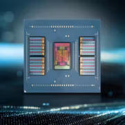 Чип процессора AMD EPYC Turin на плате