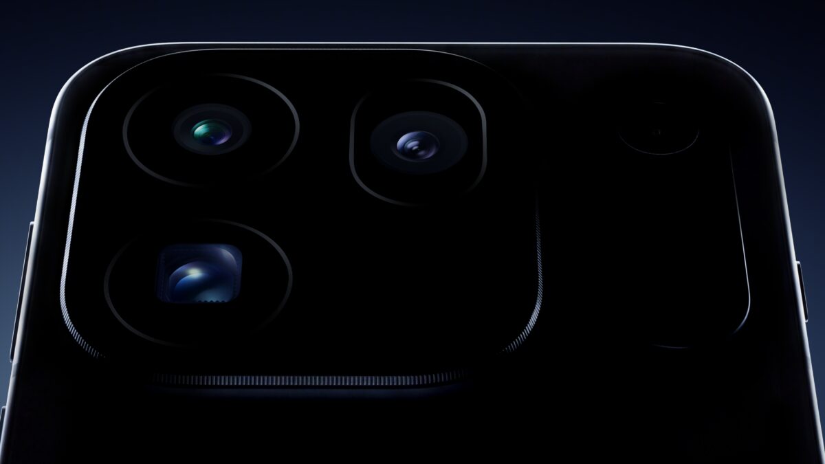 задняя часть смартфона Oppo Find X10 Pro Max с камерой