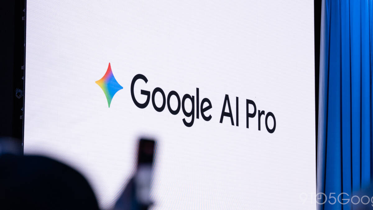 Экран монитора с логотипом Google AI Pro