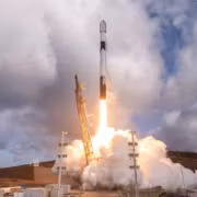 Ракета Falcon 9 вывела 27 Starlink, а B1063 села в 36-й раз