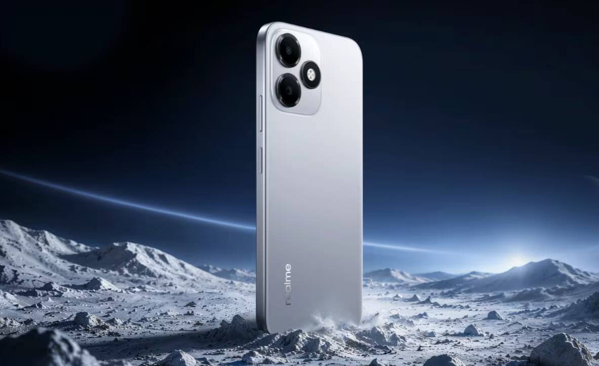 Смартфон realme P4s Lite в снежном ландшафте