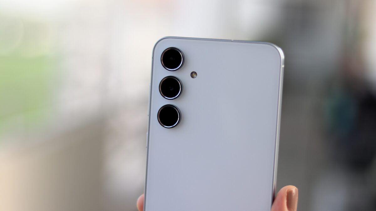 Samsung расширила выпуск One UI 9 для Galaxy A55