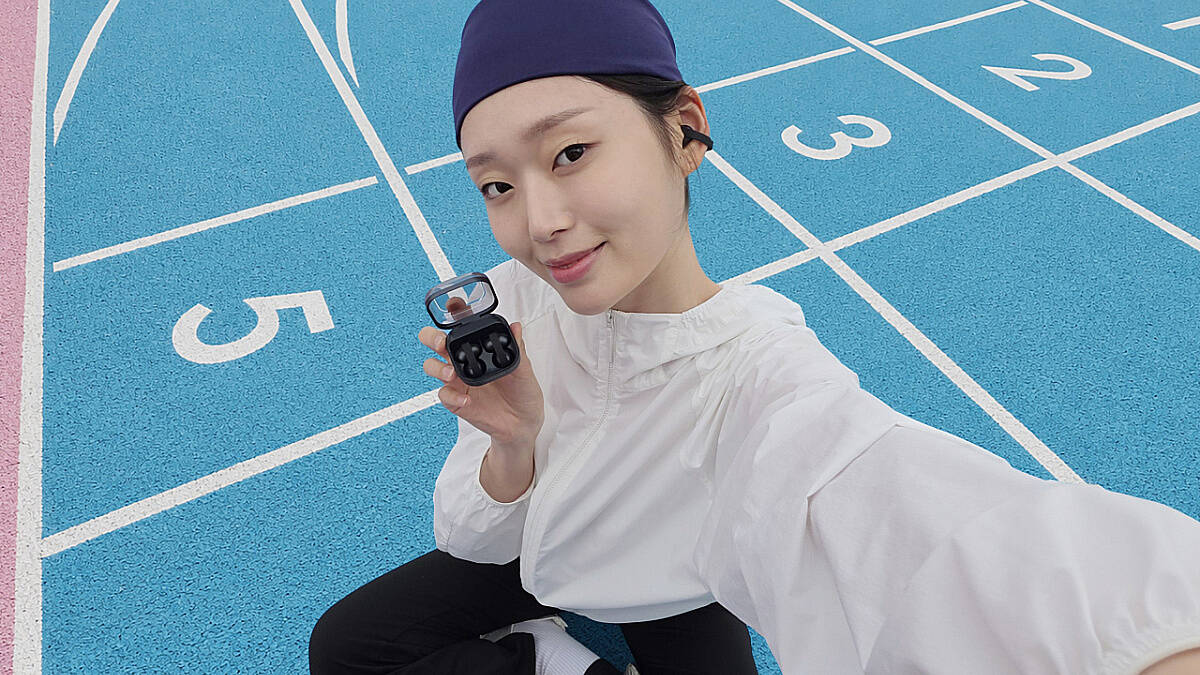 Samsung выпустит наушники-клипсы Galaxy Buds On за 299 000 вон