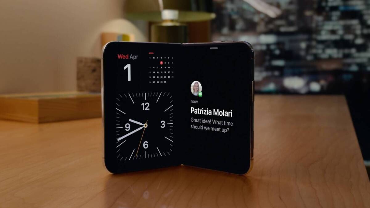 Складной iPhone Duo на дисплее с календарём и сообщением