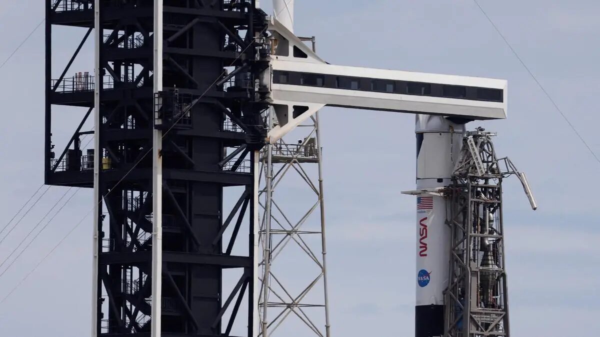 Космический корабль NASA Crew Dragon на ракетной платформе SpaceX