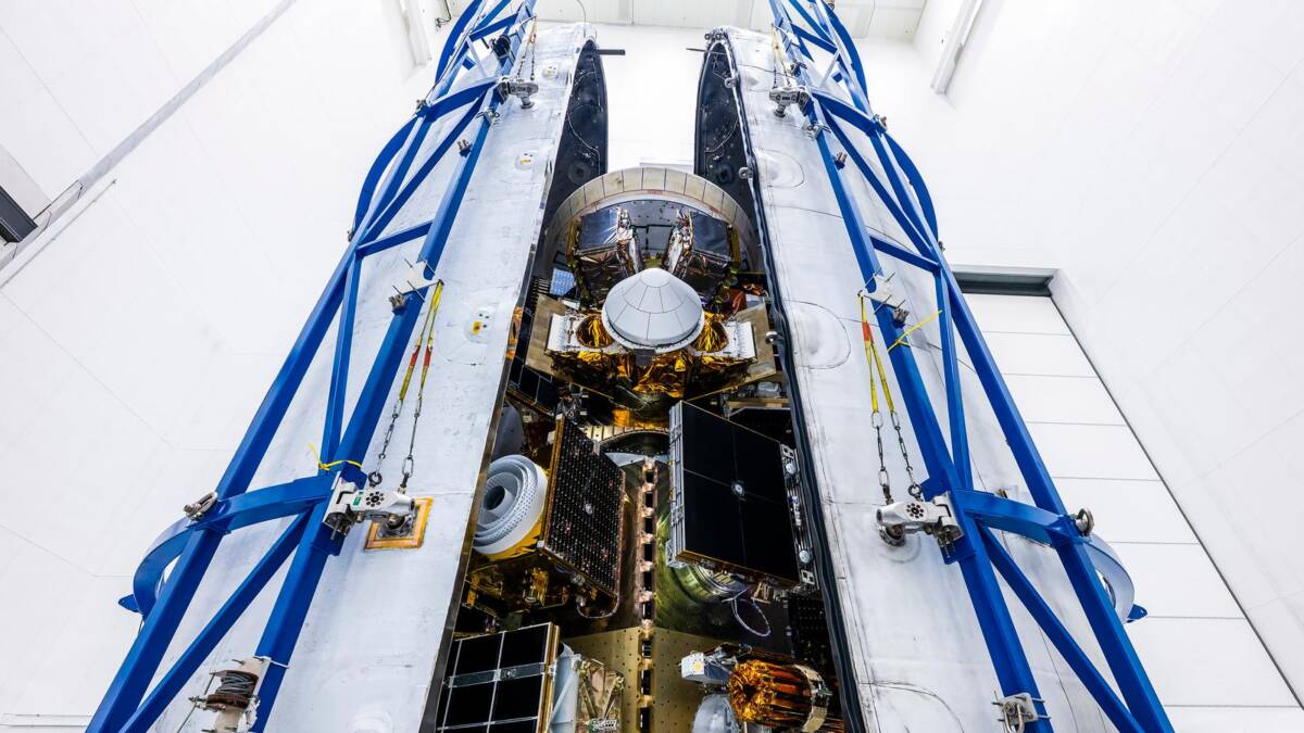 Космический аппарат SpaceX подготовка к запуску