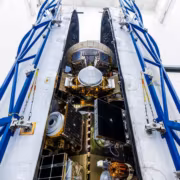 Космический аппарат SpaceX подготовка к запуску