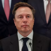 SpaceX привлекла $40 млрд на ИИ-чипы, Маск предрёк крах неооблаков
