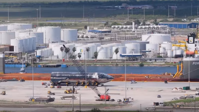 Корабль Starship Ship 40 у грузовой площадки SpaceX