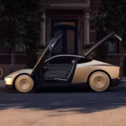 Электромобиль Tesla Cybercab на улице