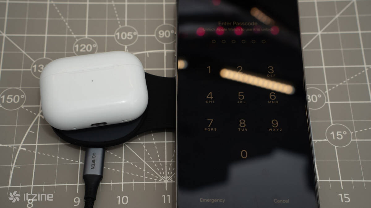 Ugreen MagFlow 2-in-1 в сложенном виде