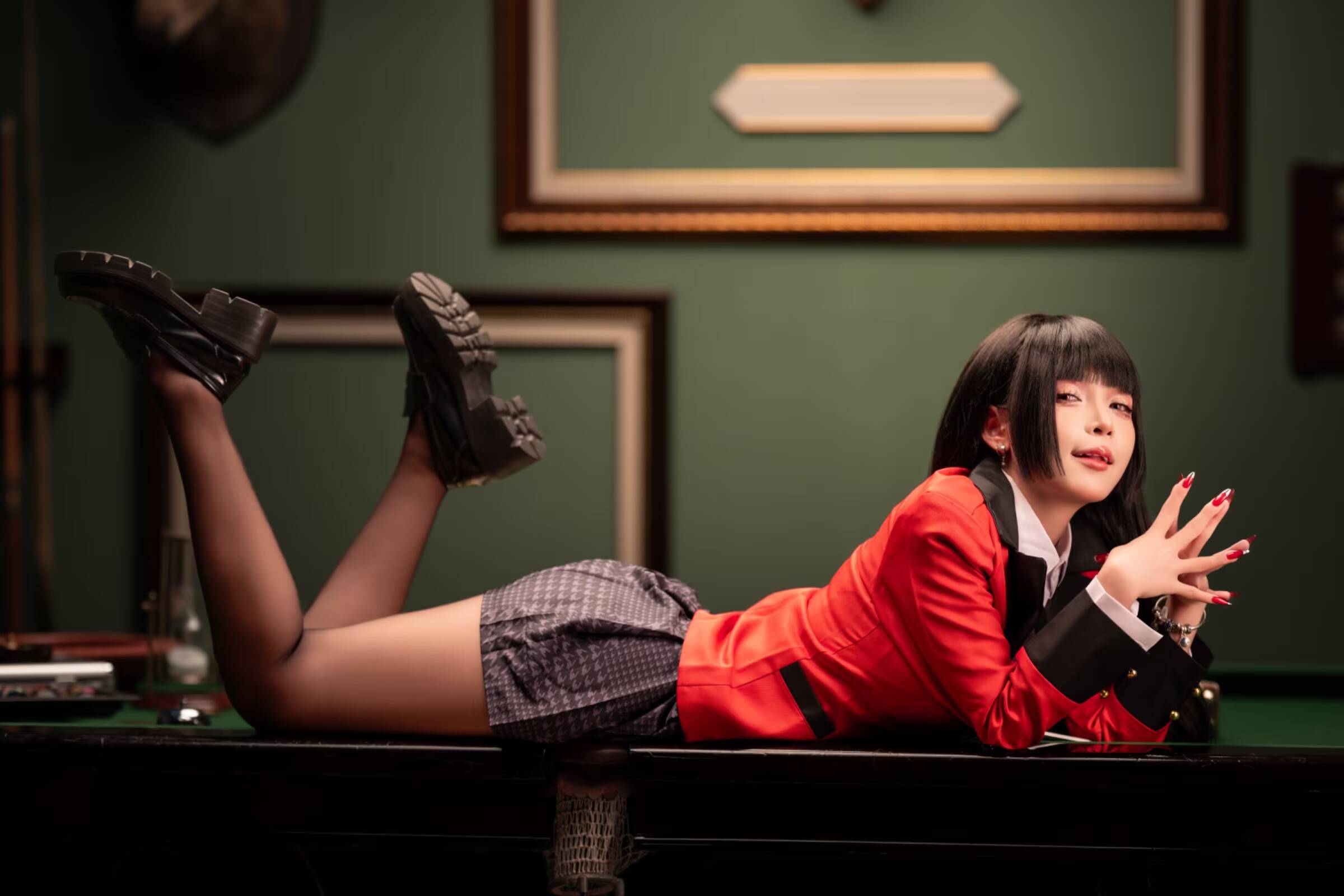 Umeko J показала косплей Юмеко Джабами из Kakegurui