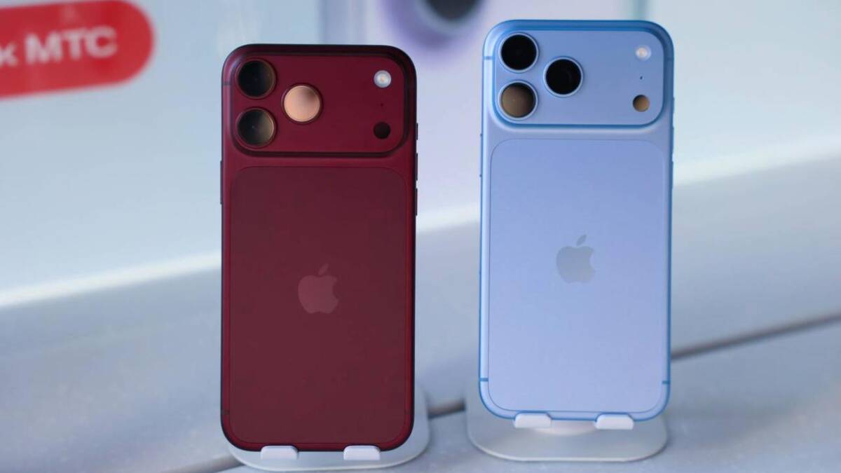 Два новых iPhone 15 Pro Max и Pro на витрине