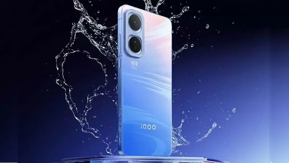 smartphone iQOO Neo 12 с водяным охлаждением и двумя камерами